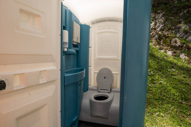 Best Portable bathroom rental  in Monticello, MN